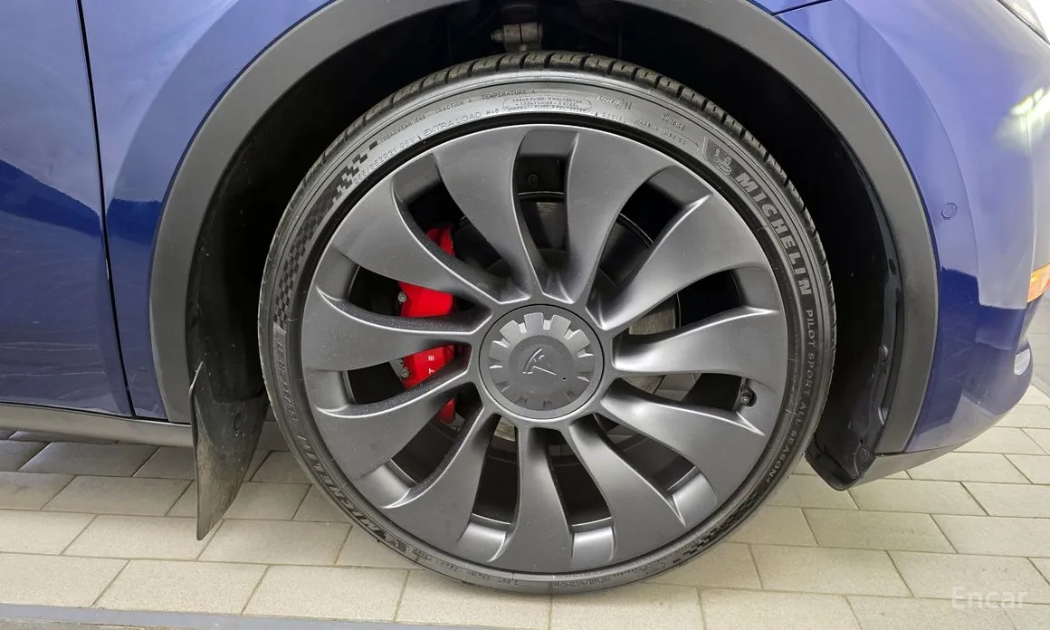 Photo 5 - Tesla Model Y