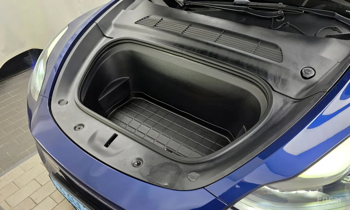 Photo 6 - Tesla Model Y