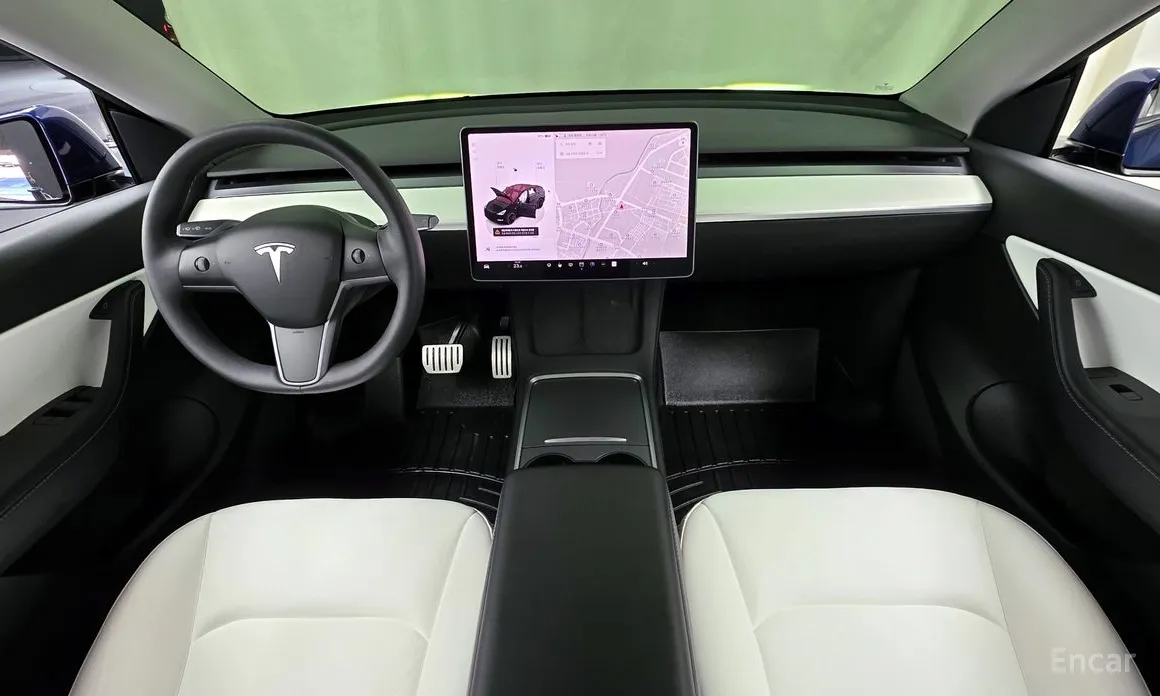 Photo 7 - Tesla Model Y