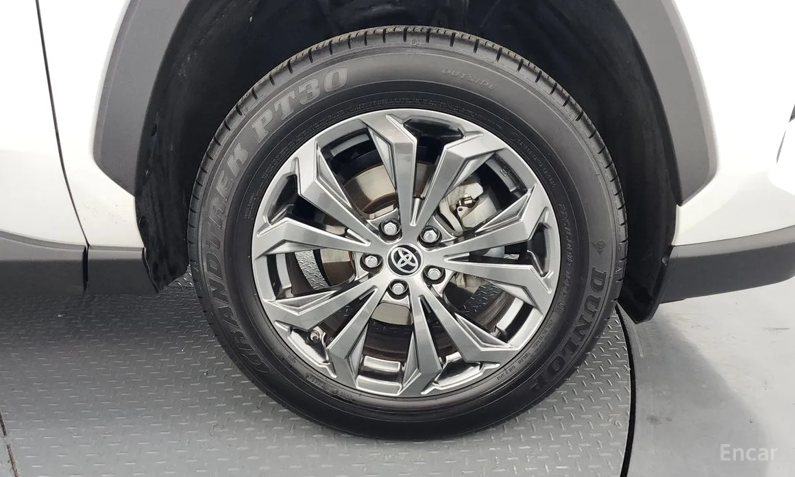 Фото 5 - Toyota RAV4