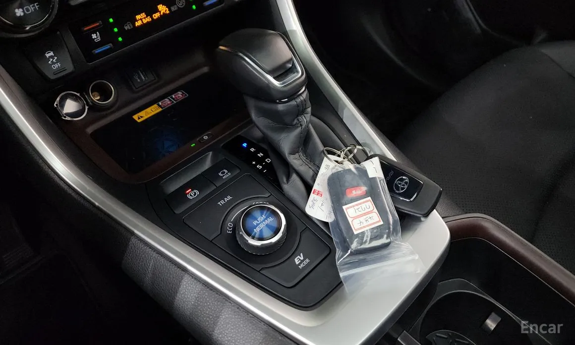 Фото 9 - Toyota RAV4