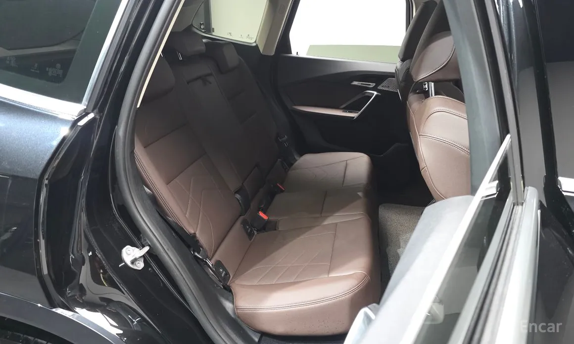 Фото 12 - BMW iX1