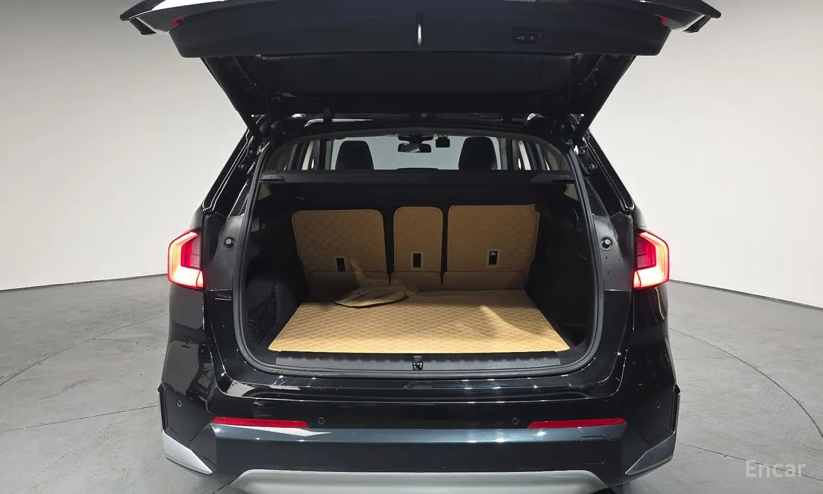 Фото 20 - BMW iX1