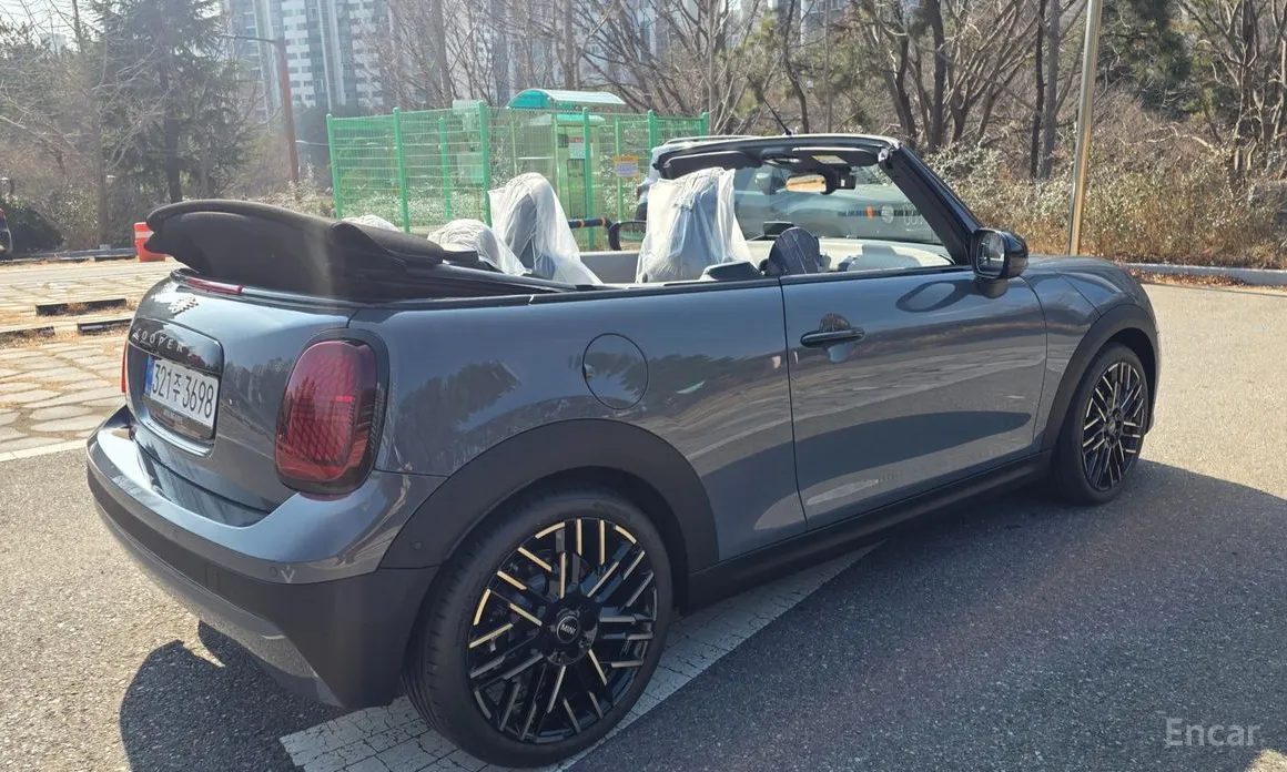 Фото 17 - Mini Cooper Convertible