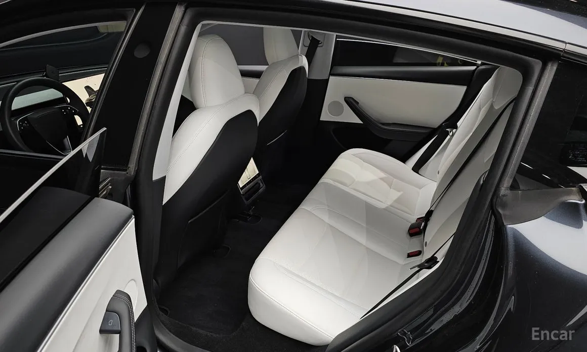 Фото 12 - Tesla Model 3