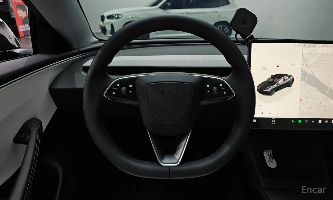 Фото 13 - Tesla Model 3