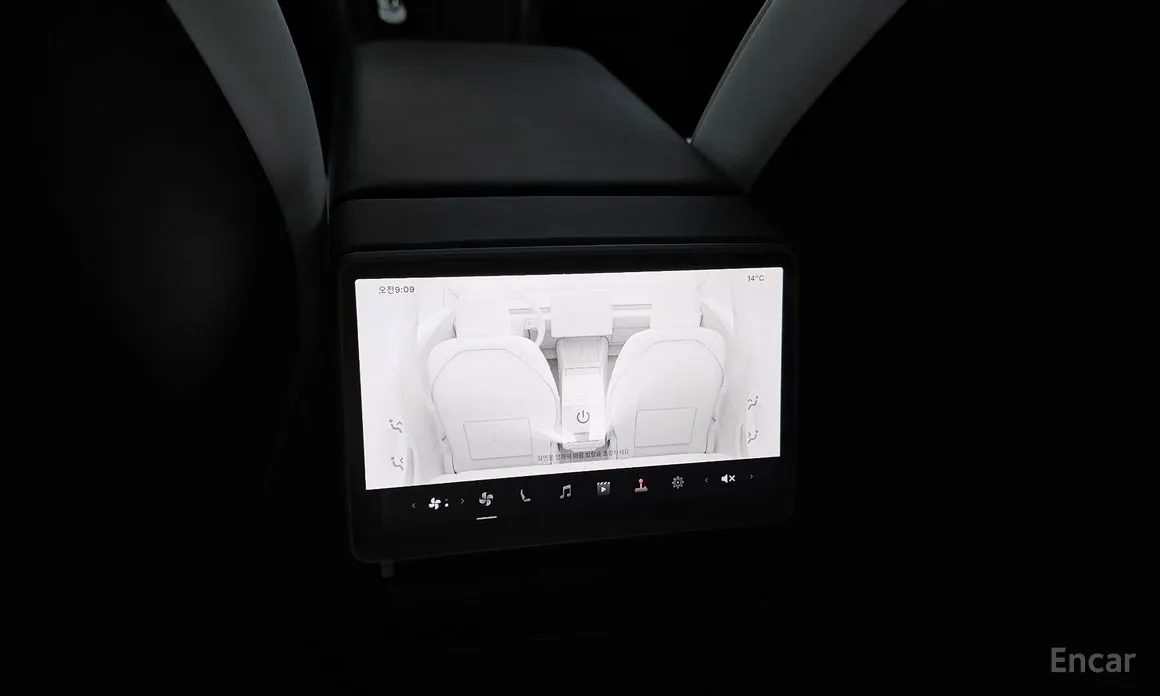 Фото 19 - Tesla Model 3