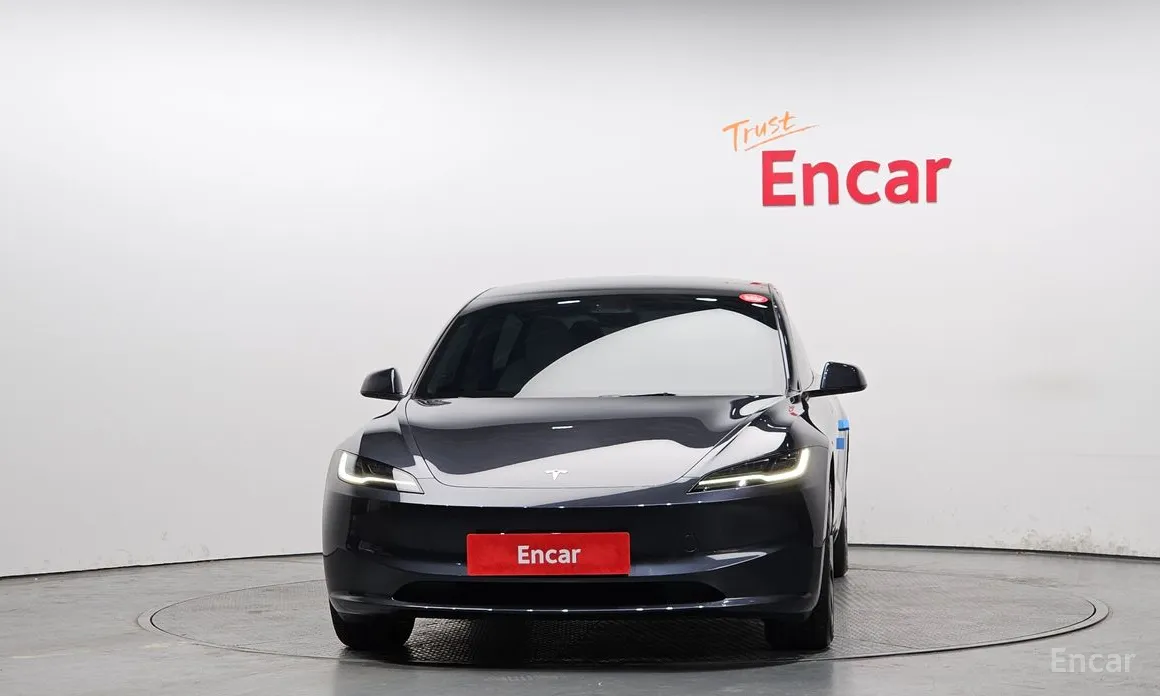 Фото 3 - Tesla Model 3