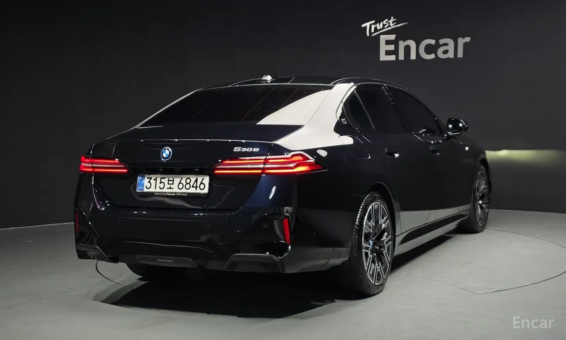 Фото 2 - BMW 5 Series