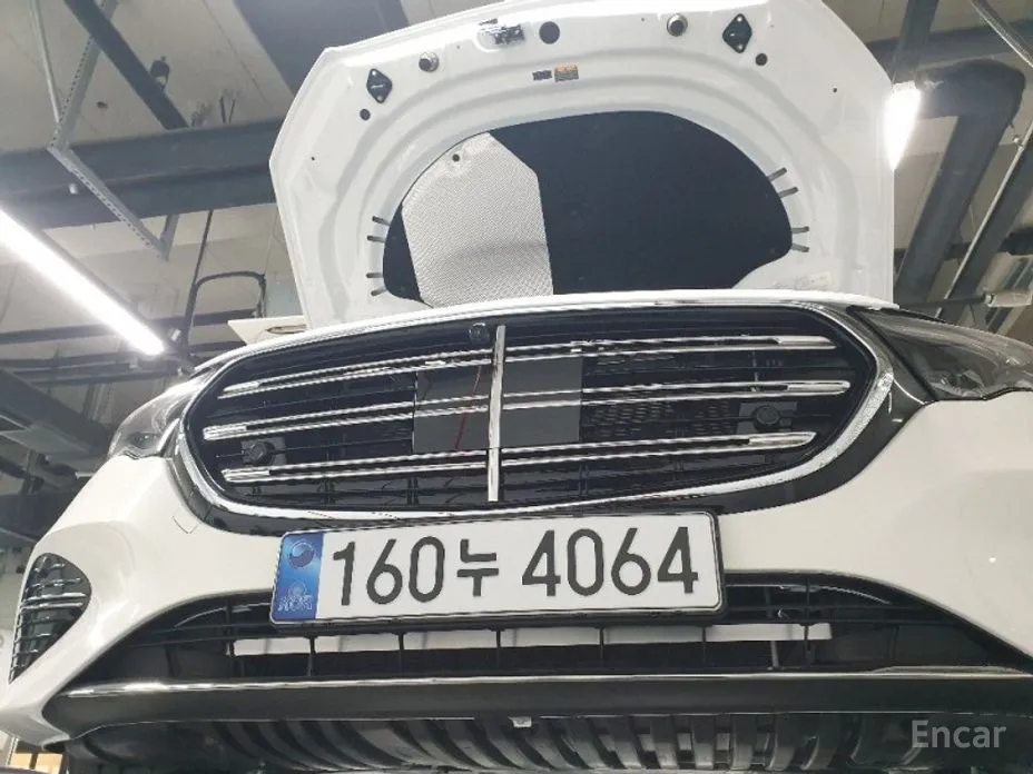 Фото 1 - Mercedes-Benz E-Class