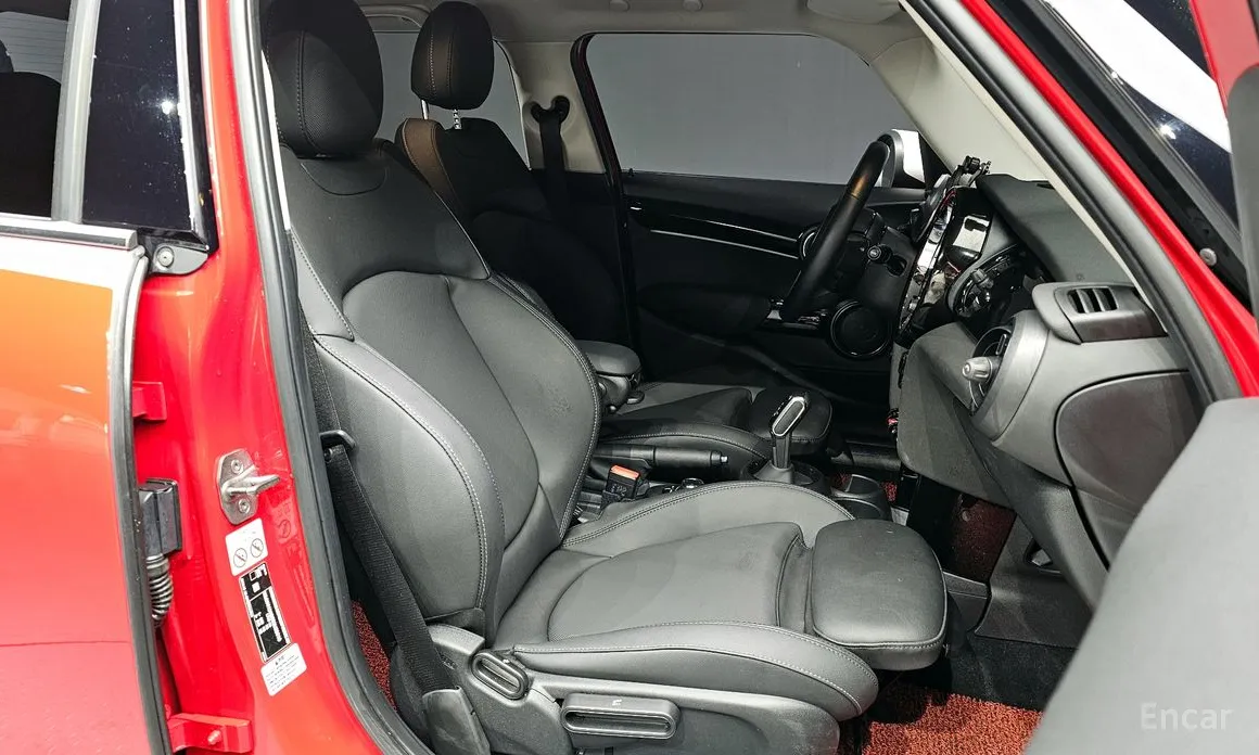 Фото 10 - Mini Cooper