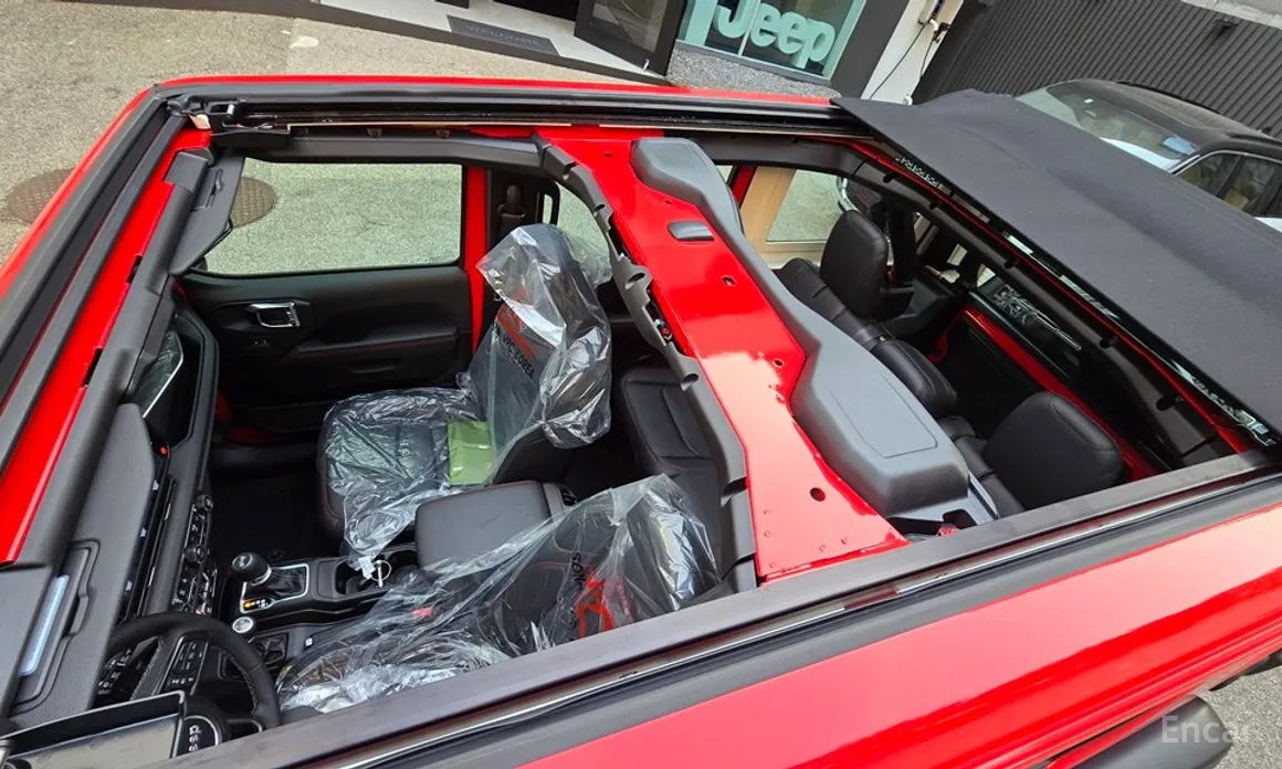 Фото 10 - Jeep Wrangler