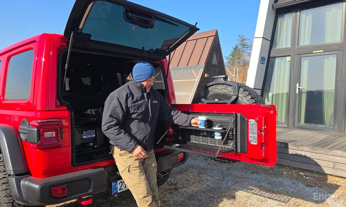 Фото 2 - Jeep Wrangler