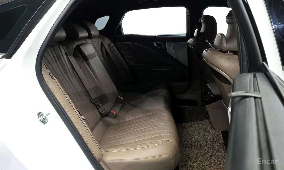 Фото 12 - Kia K8