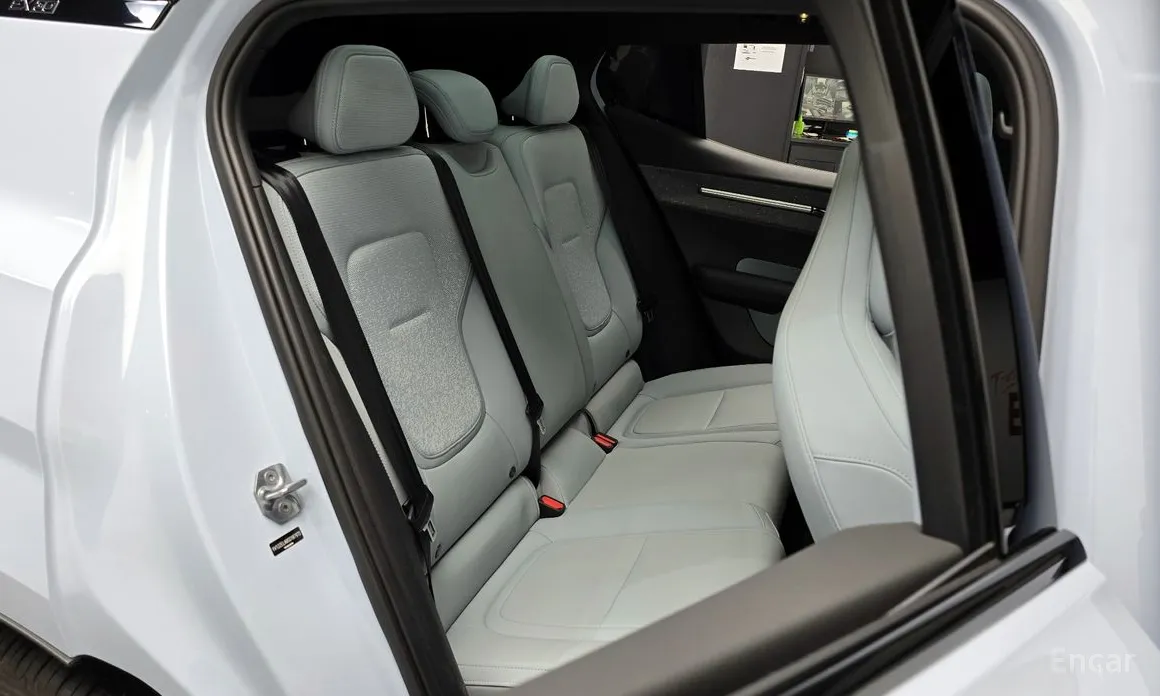 Фото 12 - Volvo EX30