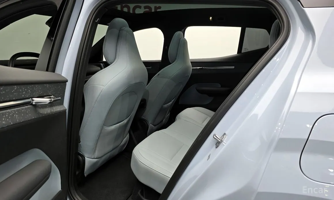 Фото 13 - Volvo EX30