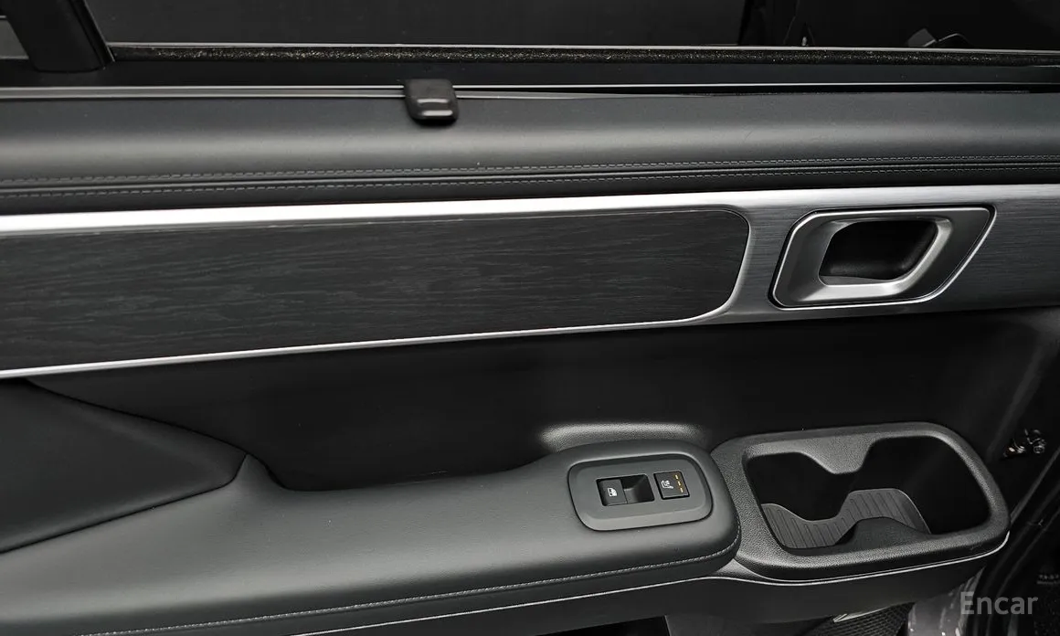 Фото 18 - Hyundai Santa Fe