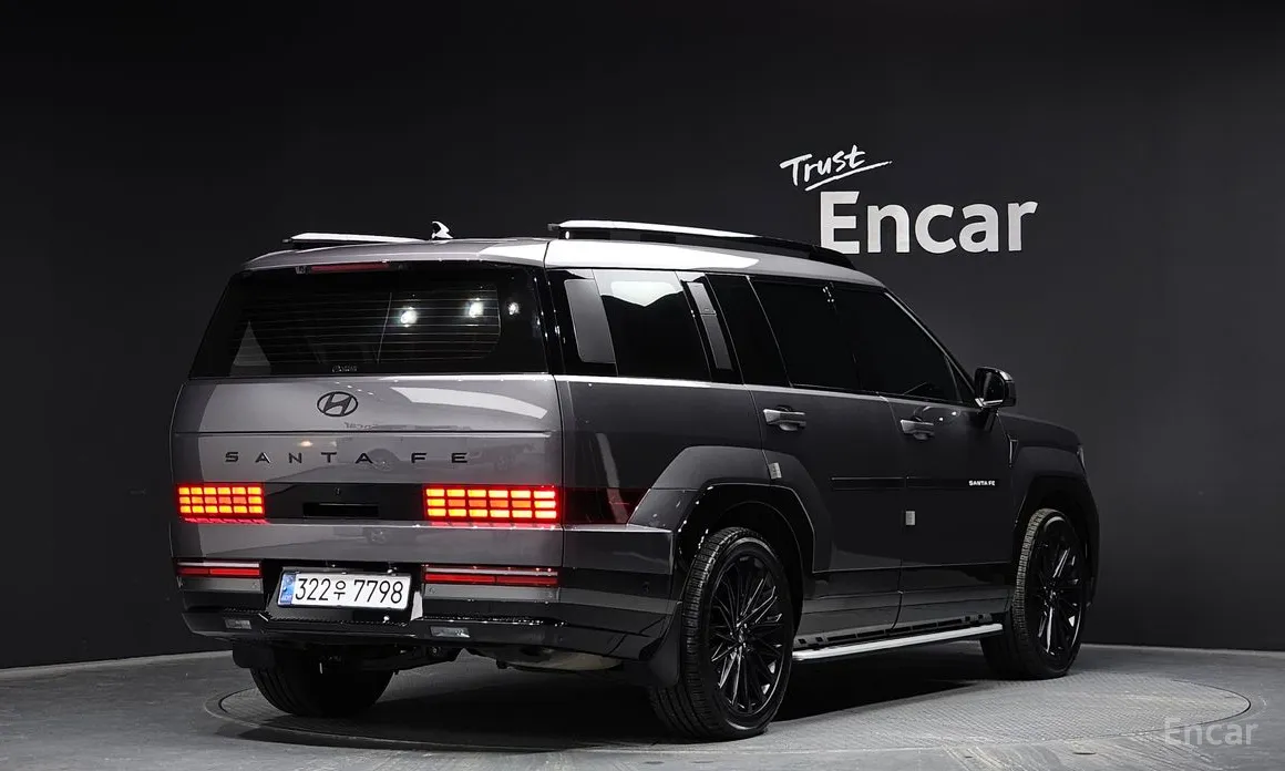 Фото 2 - Hyundai Santa Fe