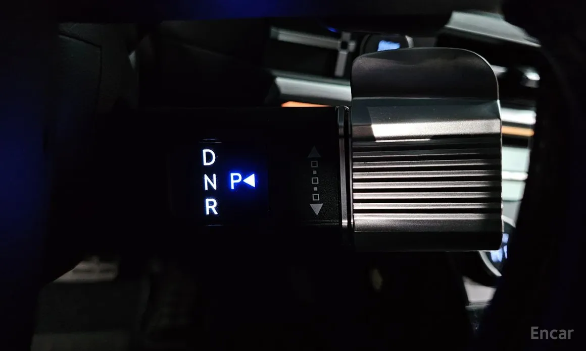 Фото 9 - Hyundai Santa Fe