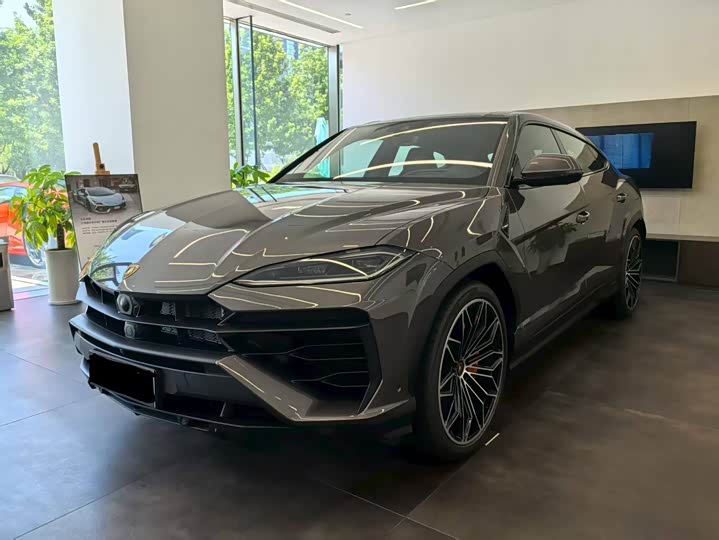 Фото 1 - Lamborghini Urus SE