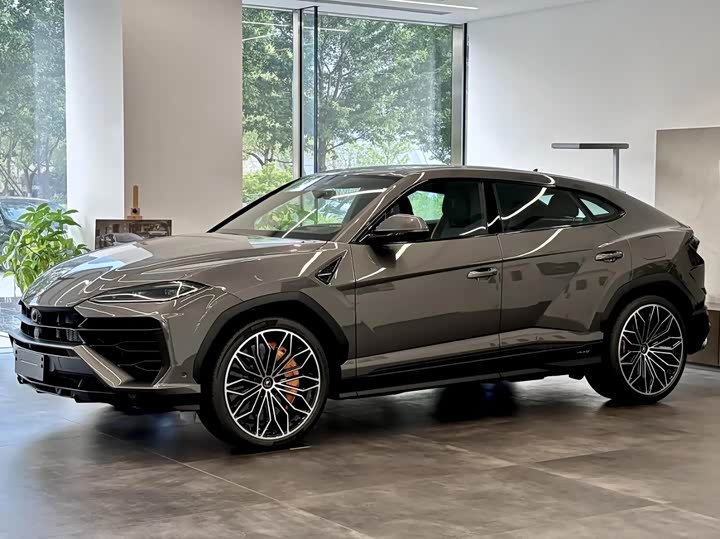 Фото 3 - Lamborghini Urus SE