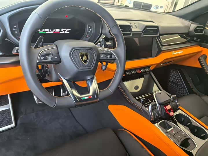 Фото 7 - Lamborghini Urus SE