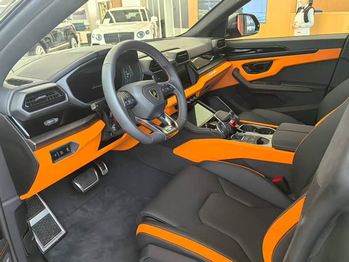 Фото 8 - Lamborghini Urus SE
