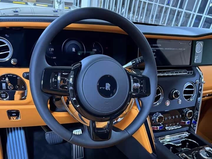 Фото 10 - Rolls-Royce Cullinan