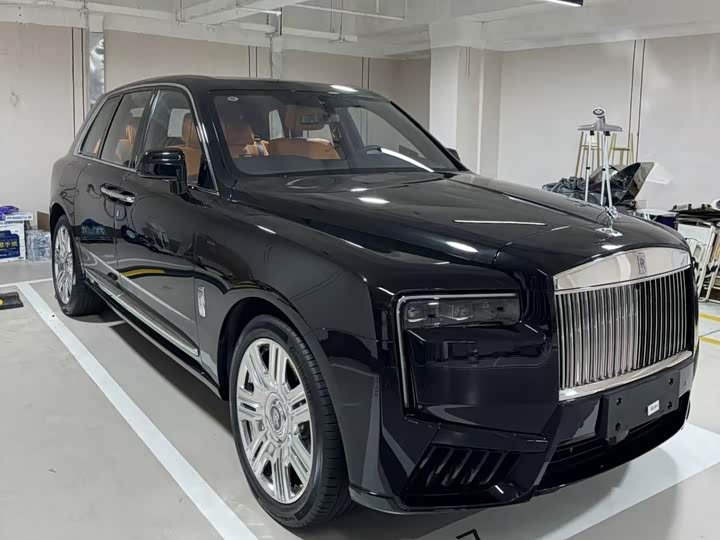Фото 3 - Rolls-Royce Cullinan
