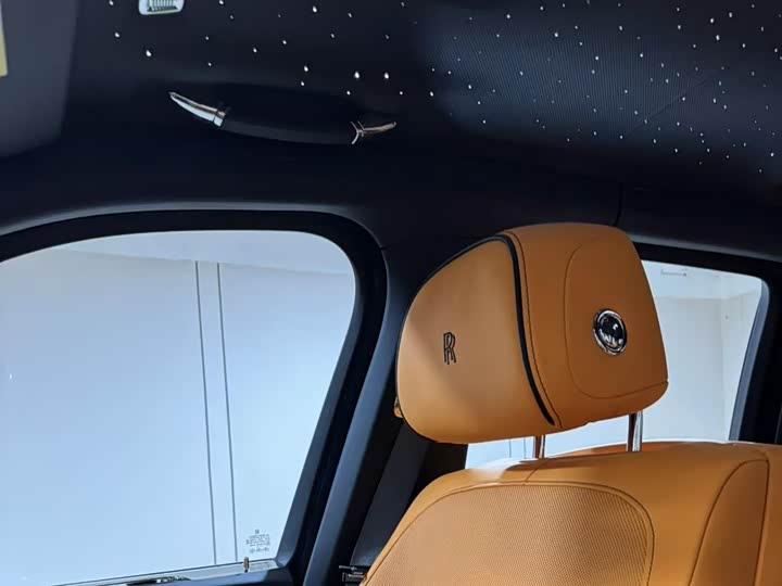 Фото 8 - Rolls-Royce Cullinan