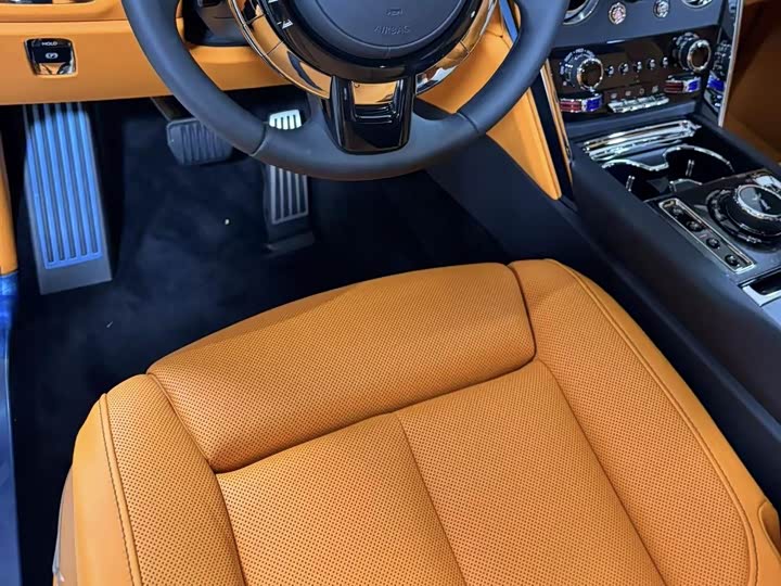 Фото 9 - Rolls-Royce Cullinan