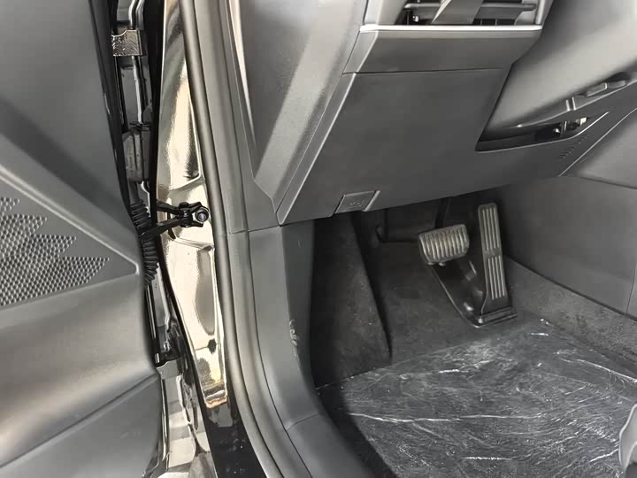 Фото 11 - Changan Deepal SL03