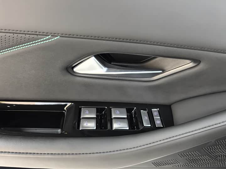 Фото 13 - Changan Deepal SL03