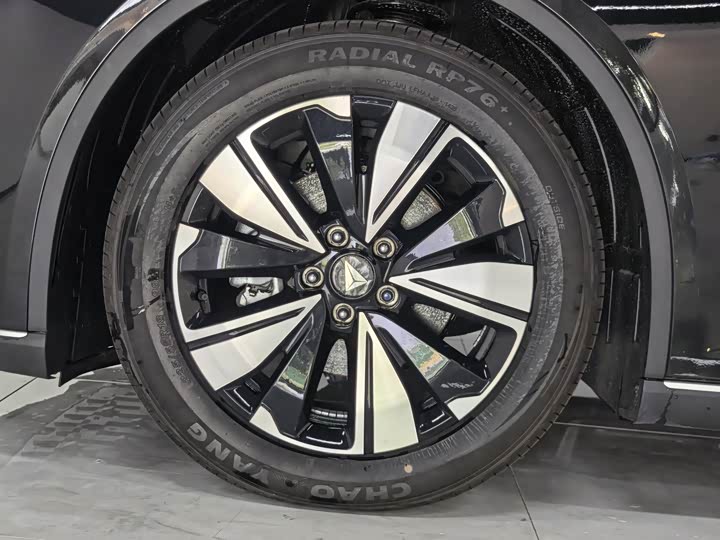 Фото 19 - Changan Deepal SL03