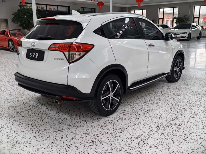 Фото 6 - Honda Vezel