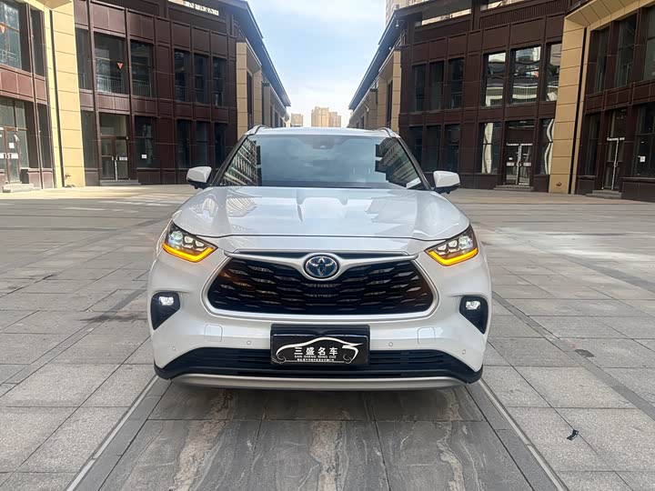 Фото 2 - Toyota Highlander