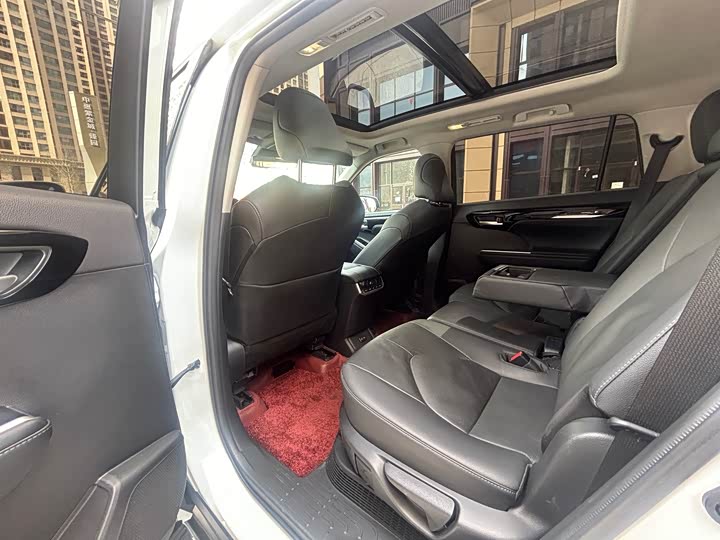 Фото 5 - Toyota Highlander