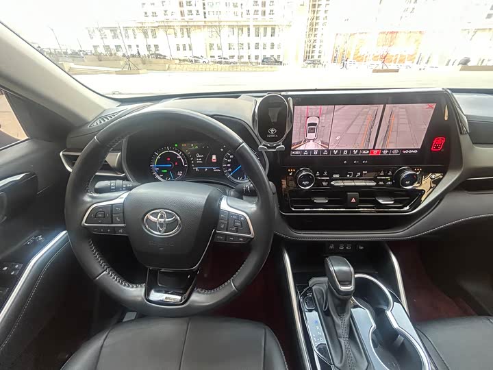 Фото 7 - Toyota Highlander