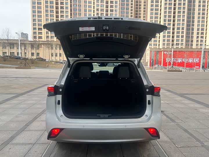 Фото 9 - Toyota Highlander