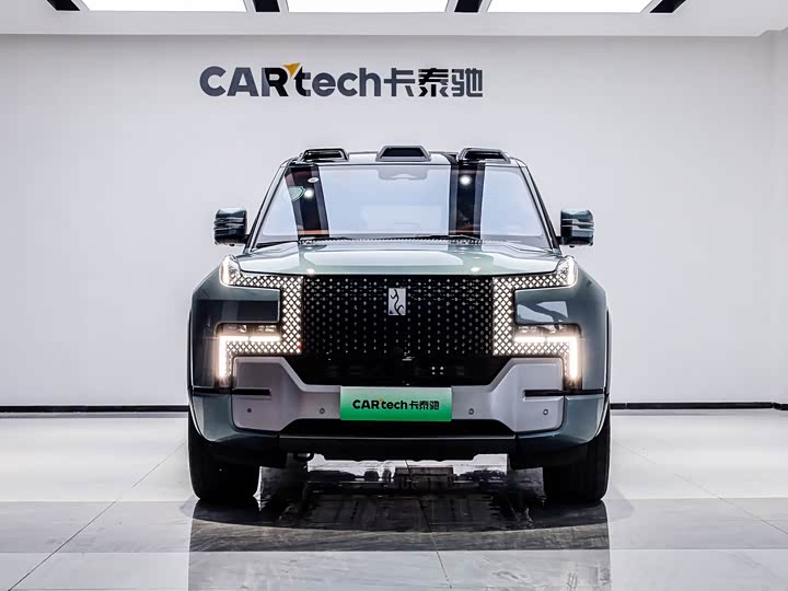 Фото 1 - BYD Yangwang U8