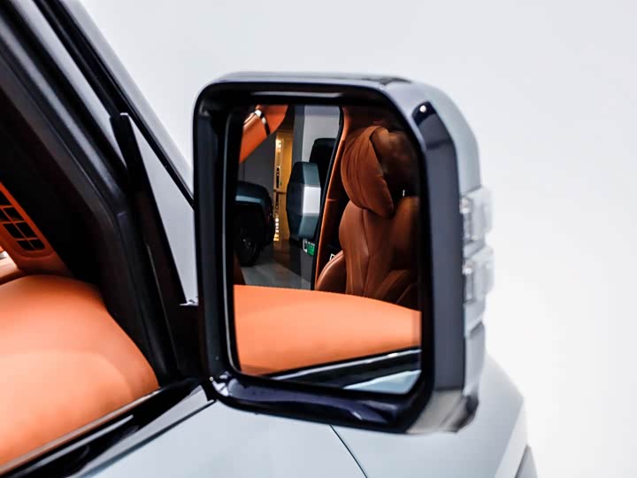 Фото 2 - BYD Yangwang U8