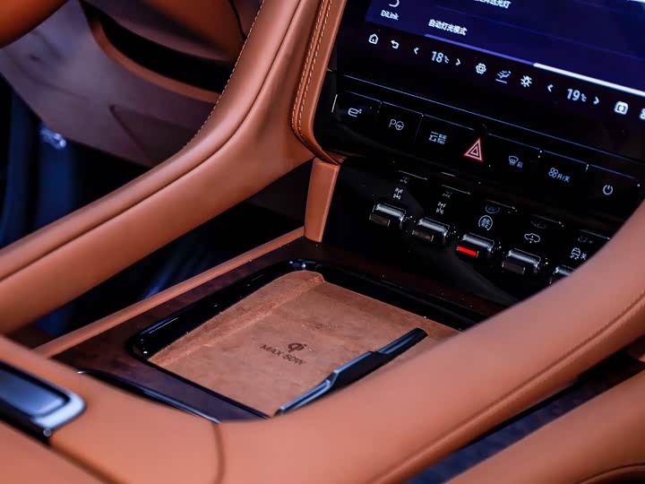 Фото 9 - BYD Yangwang U8