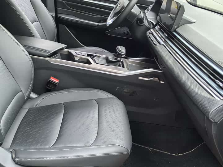 Фото 7 - Geely Emgrand