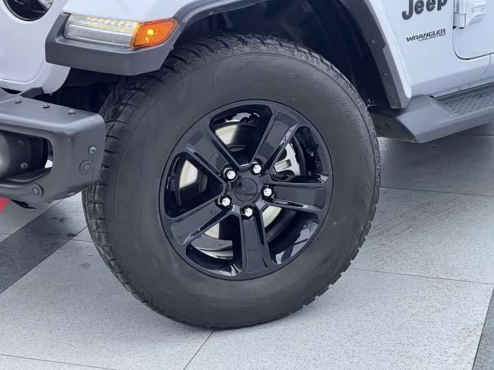 Фото 6 - Jeep Wrangler