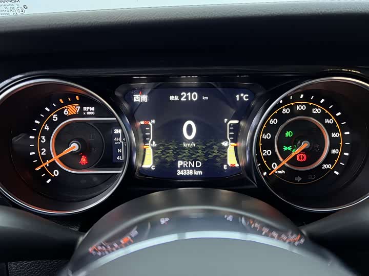 Фото 8 - Jeep Wrangler