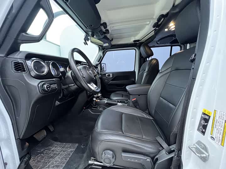 Фото 9 - Jeep Wrangler