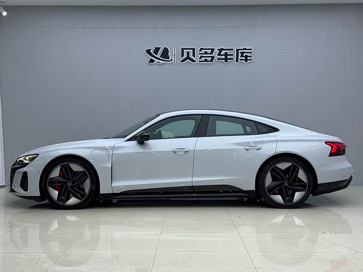 Фото 3 - Audi RS e-tron GT