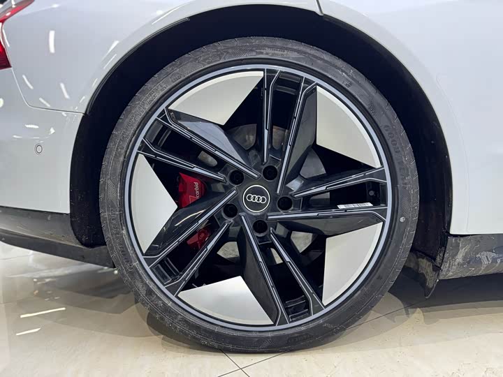 Фото 6 - Audi RS e-tron GT