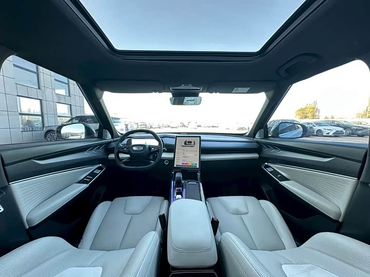 Фото 6 - Geely Atlas