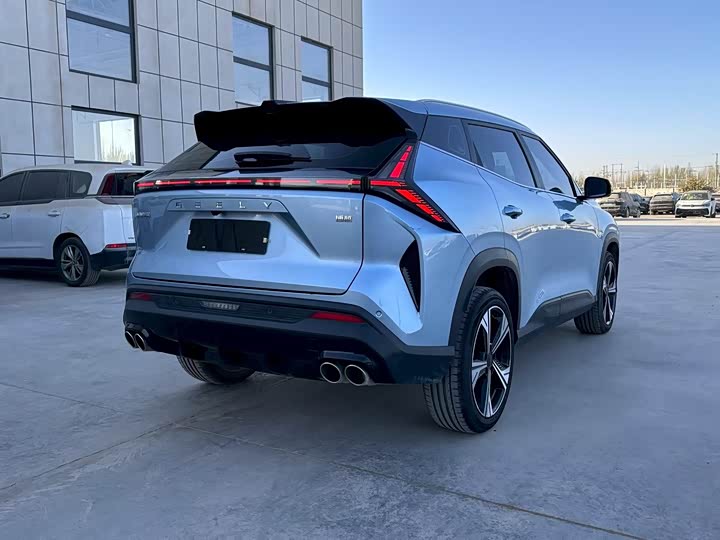 Фото 7 - Geely Atlas